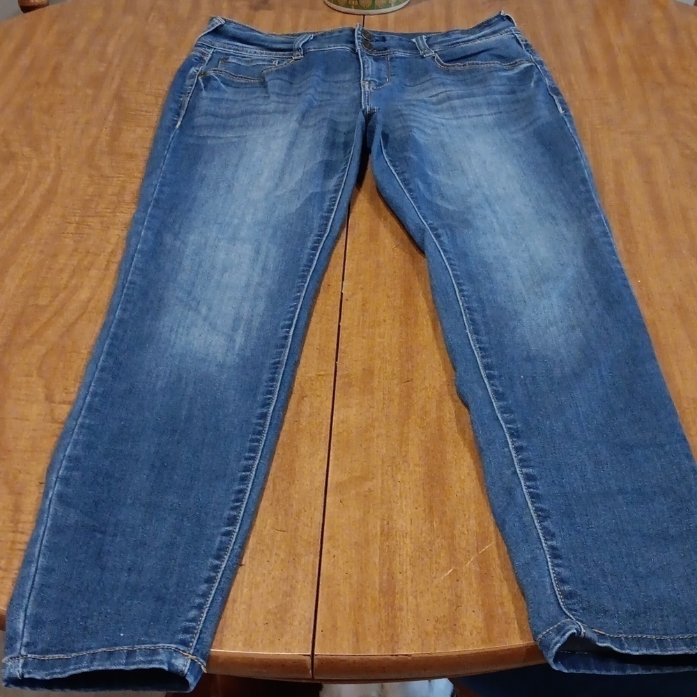Wallflower jeans size 11